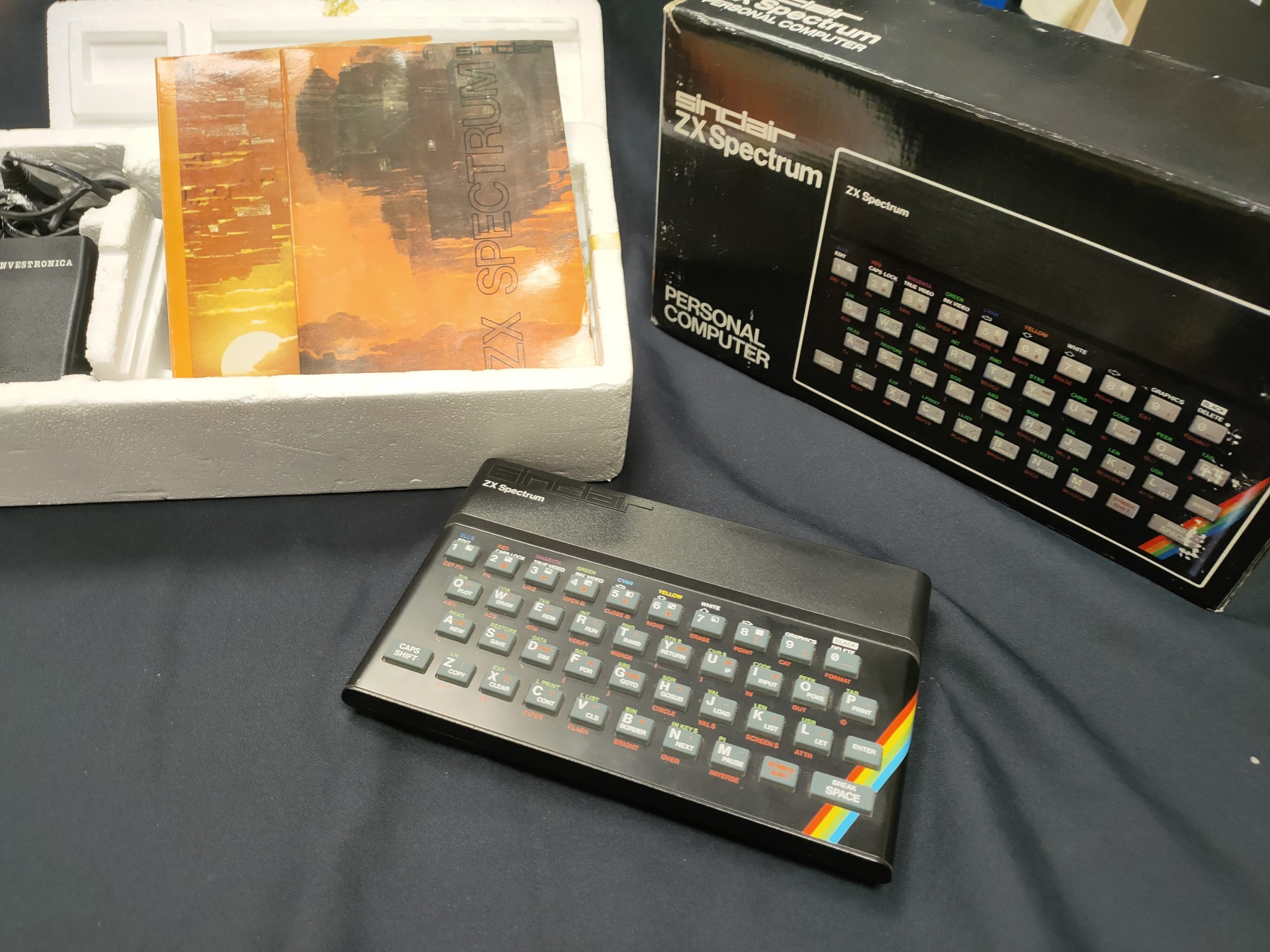 Sinclair ZX Spectrum 48k by Investronica
